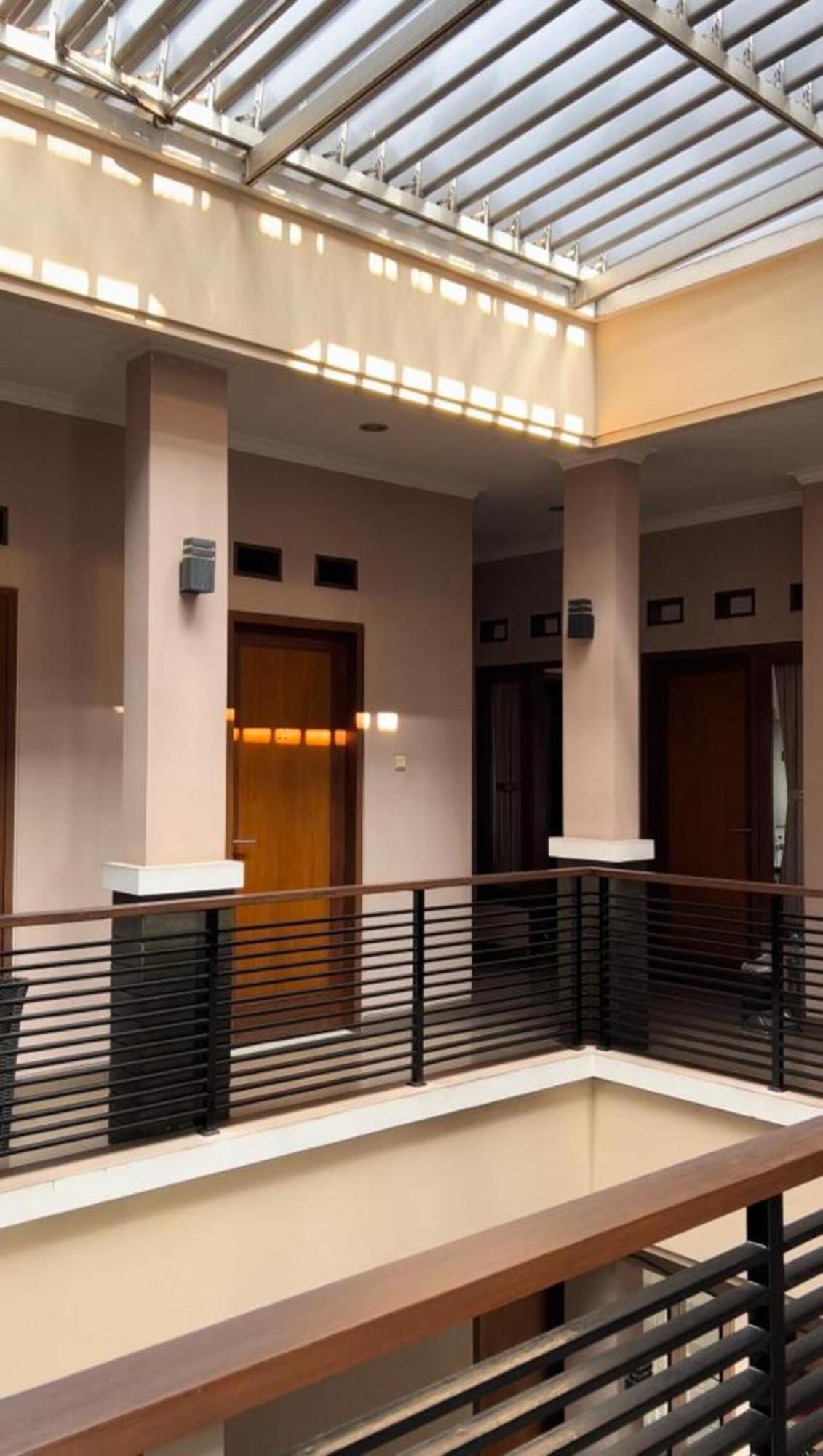 Hens Guesthouse Syariah Gadobangkong Extérieur photo