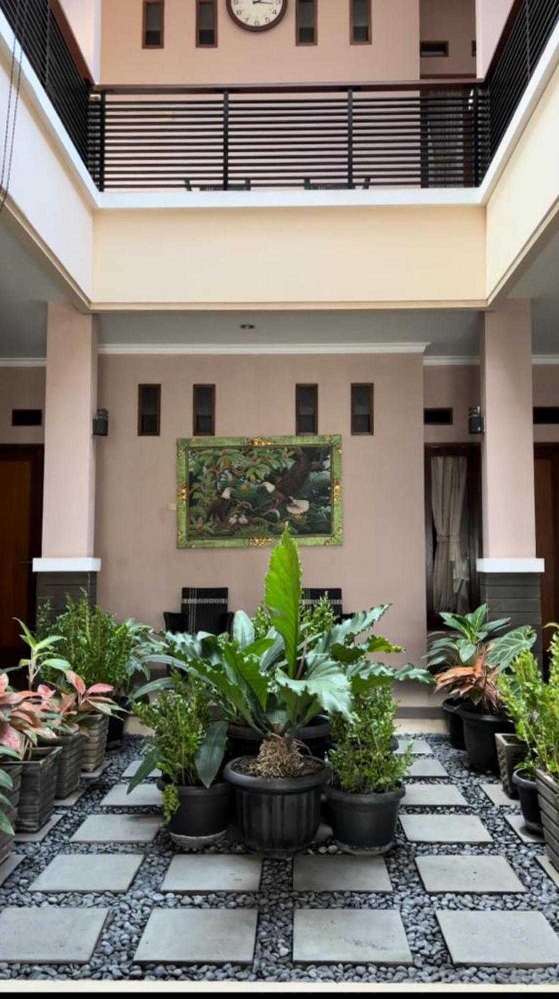 Hens Guesthouse Syariah Gadobangkong Extérieur photo